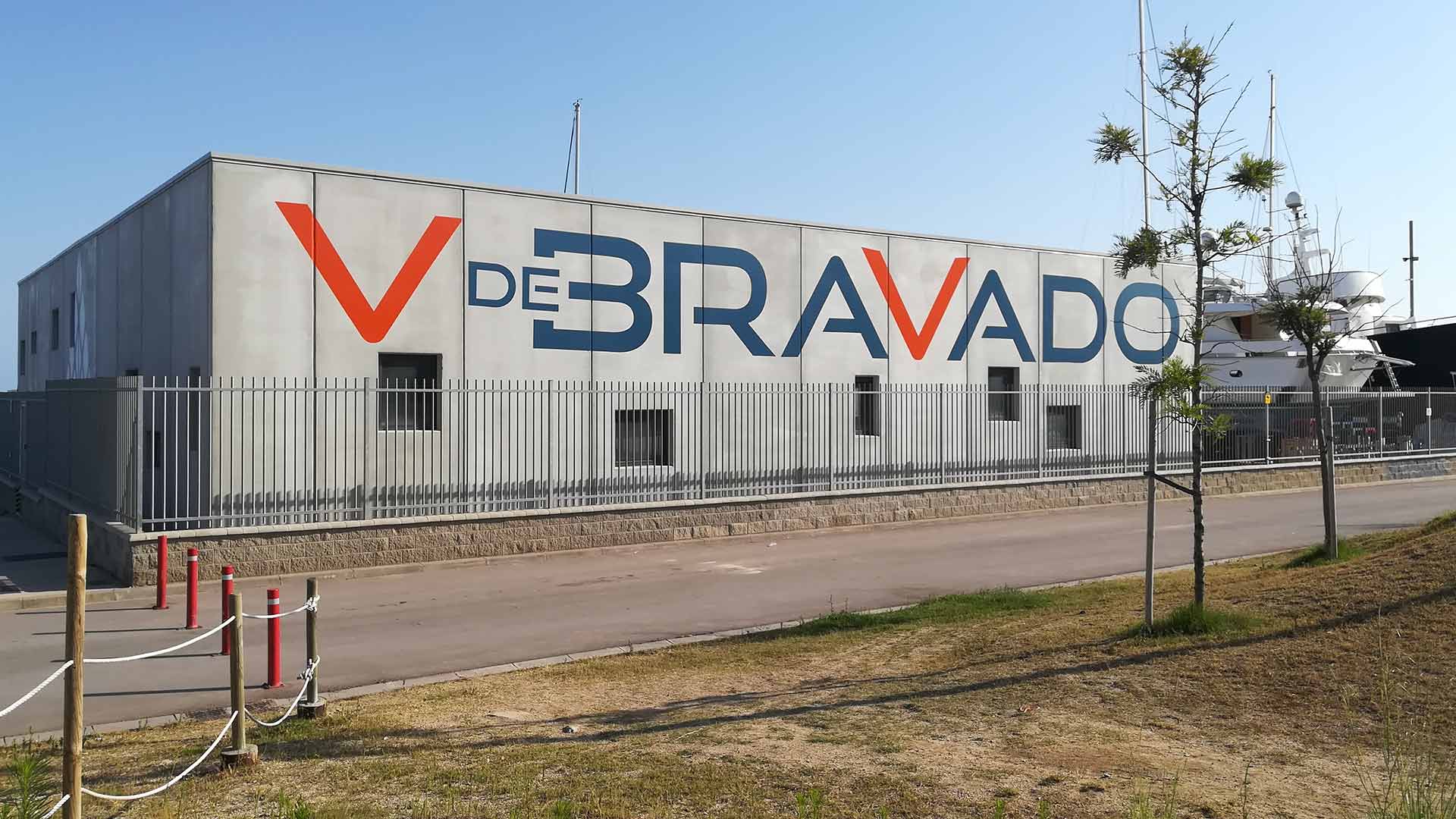 Nave industrial prefabricada para V de Bravado, en el puerto deportivo de Premià de Mar