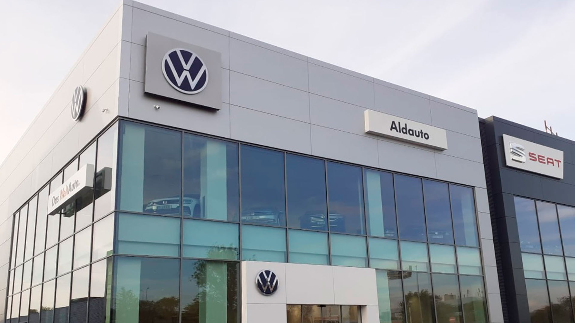 Nave industrial Volkswagen (fachada)
